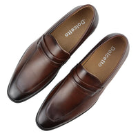 Mocassim masculino marrom, modelo loafer, forrado em couro, sem fecho, elegante e formal.
