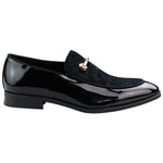 Mocassim masculino de couro preto forrado com veludo, elegante e formal.