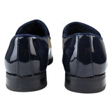 Mocassim masculino de couro azul forrado com veludo, elegante e formal.