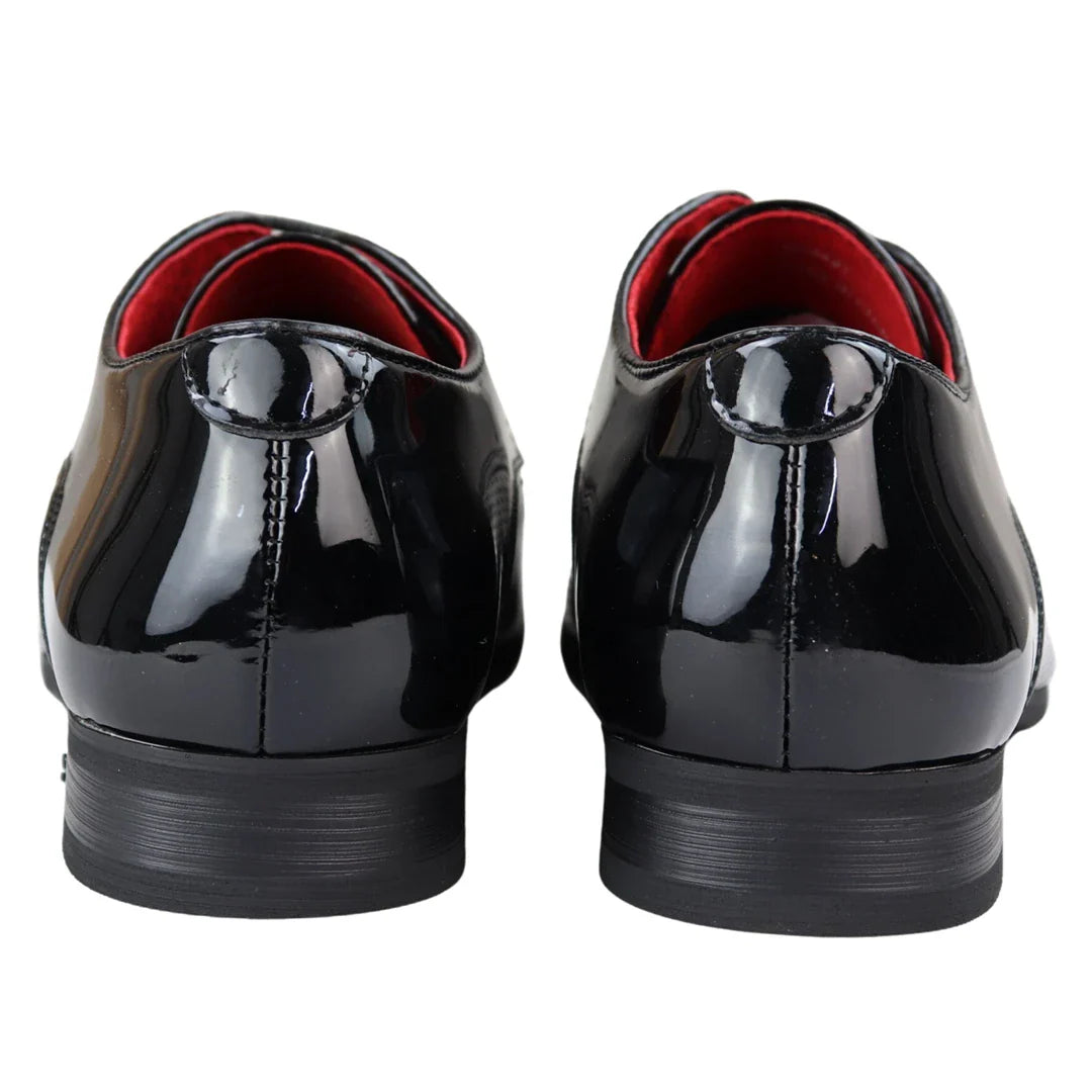 Sapatos masculinos elegantes e formais, com bico fino perfurado e cadarço, em couro envernizado preto PU.
