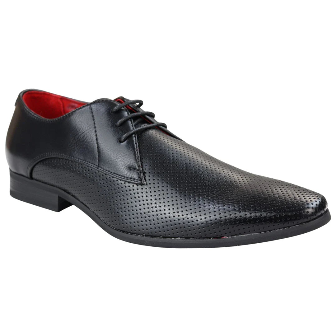 Sapatos masculinos elegantes e formais, de bico fino perfurado, com cadarço, em couro PU preto.