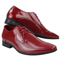 Sapatos masculinos elegantes e formais, perfurados, de bico fino, com cadarço, em couro envernizado PU vermelho.