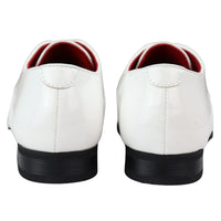 Sapatos masculinos elegantes e formais, com bico fino perfurado e cadarço, em couro envernizado PU branco.