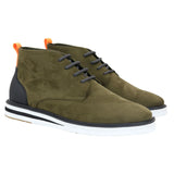 Botas masculinas de camurça verde deserto com cadarço