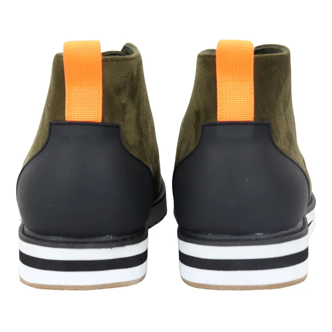 Botas masculinas de camurça verde deserto com cadarço