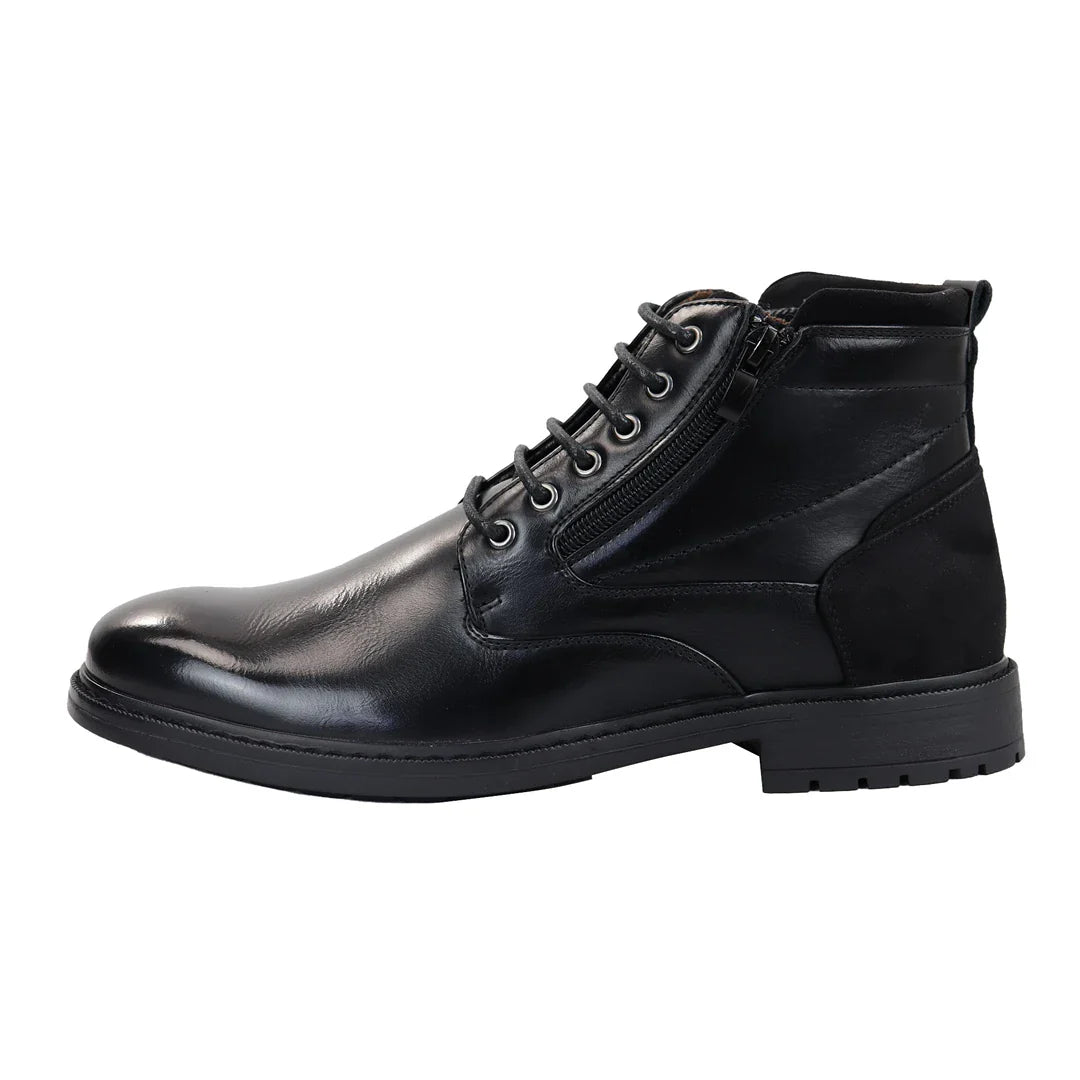 Botas pretas de cano curto com cadarço para homem