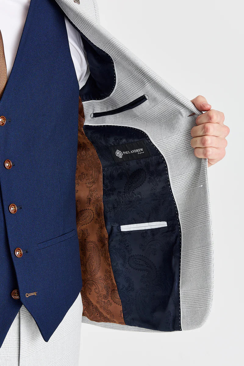 Terno Mark Stone com colete azul-marinho Mayfair contrastante.
