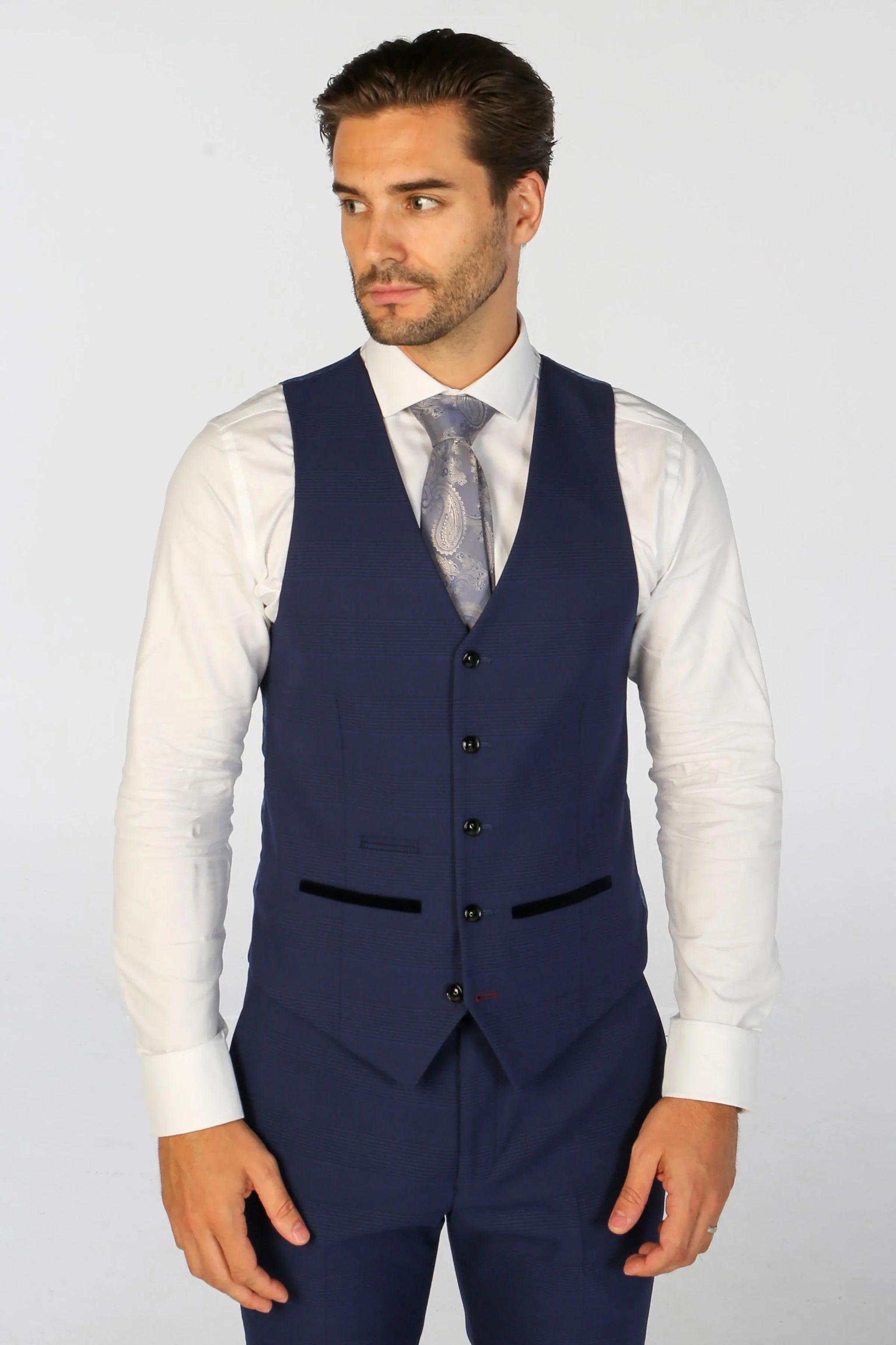 Colete masculino Mark, azul marinho xadrez, corte sob medida.