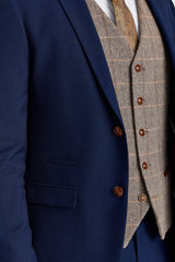 Terno Mayfair azul-marinho texturizado com colete contrastante em tweed marrom Harris.