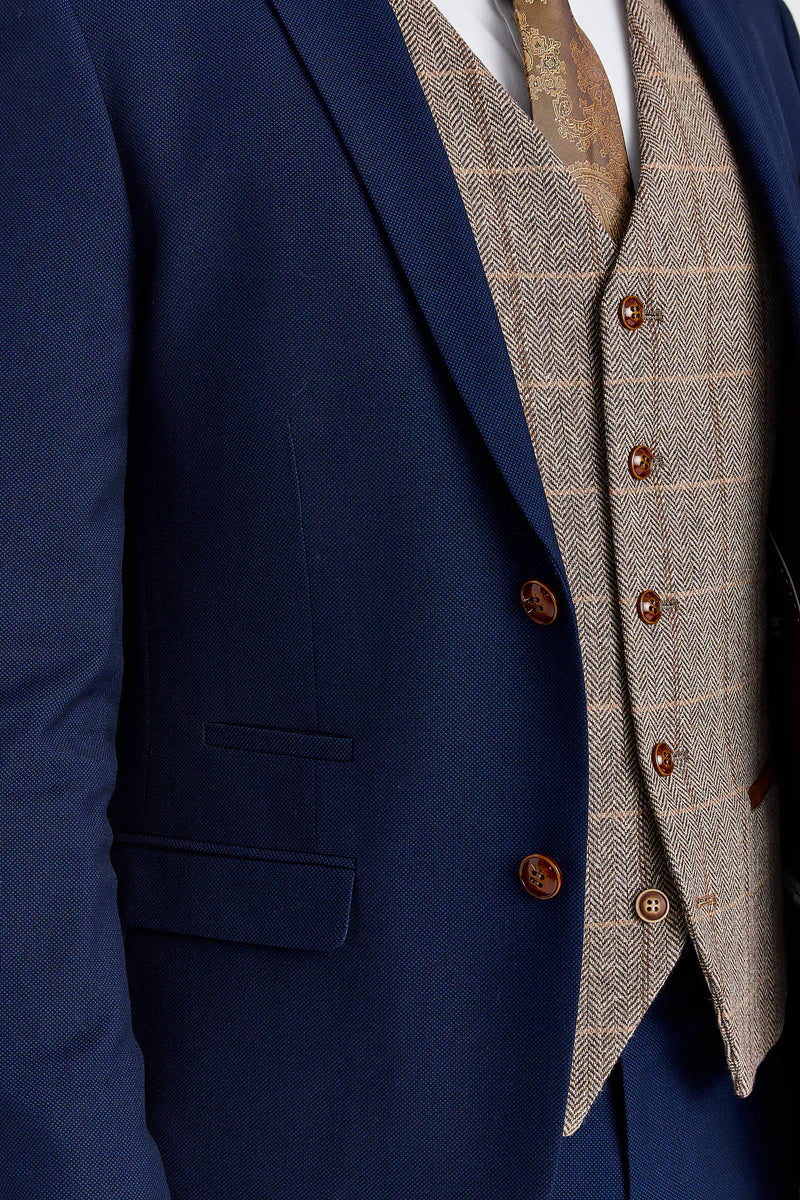 Terno Mayfair azul-marinho texturizado com colete contrastante em tweed marrom Harris.