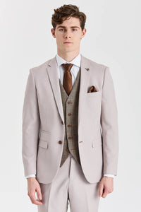 Terno Mayfair Stone com textura e colete Harris Brown Tweed.