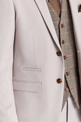 Terno Mayfair Stone com textura e colete Harris Brown Tweed.