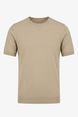 Camiseta masculina bege de malha, modelagem regular, gola redonda e manga curta.