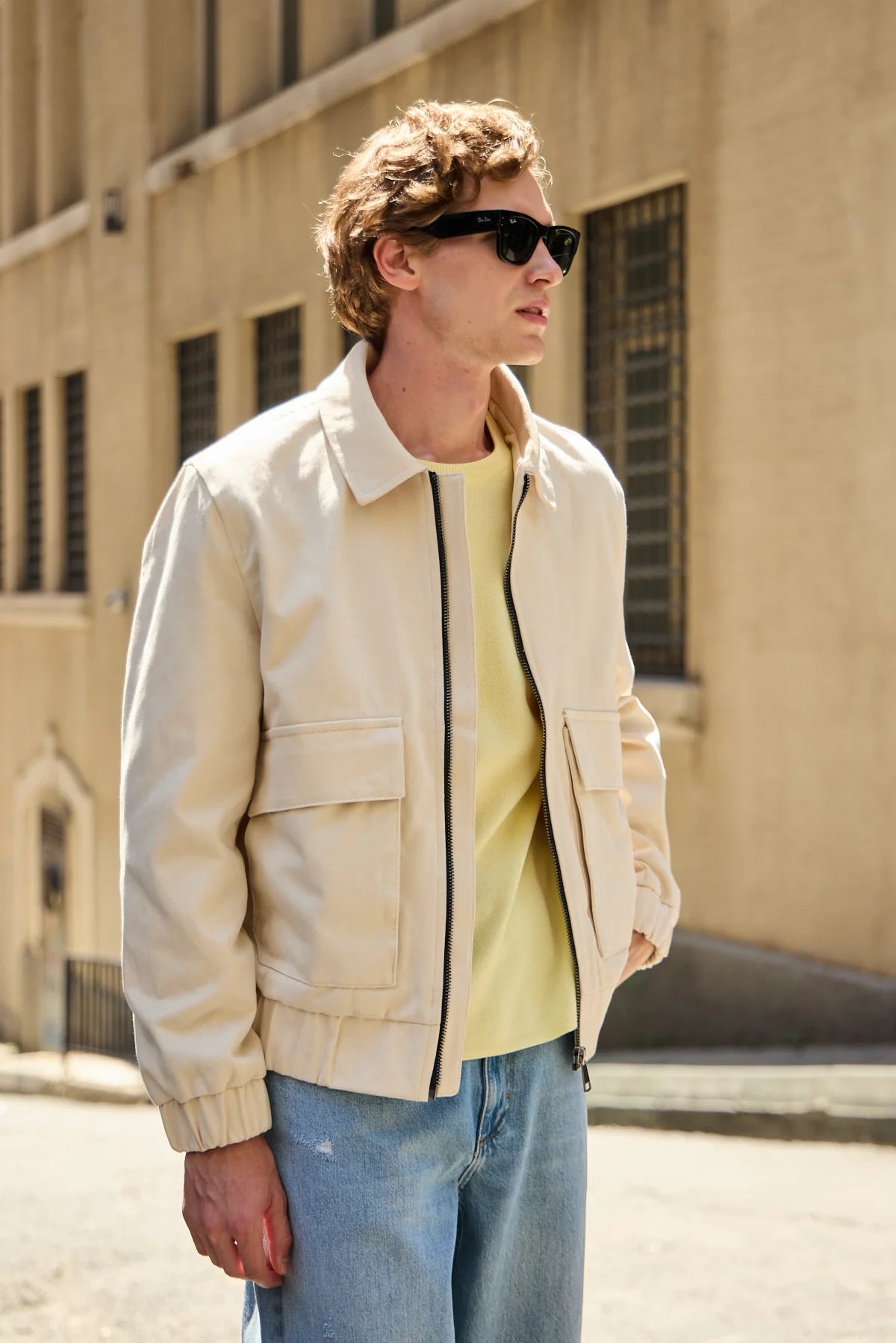 Jaqueta Bomber Utilitária Masculina Bege Leve Acolchoada com Zíper