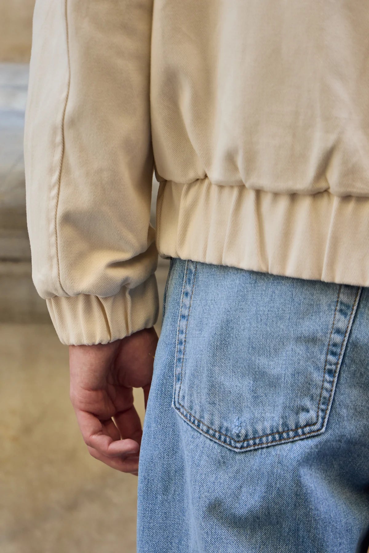 Jaqueta Bomber Utilitária Masculina Bege Leve Acolchoada com Zíper