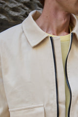 Jaqueta Bomber Utilitária Masculina Bege Leve Acolchoada com Zíper