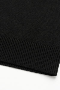 Suéter masculino preto de malha com gola redonda, em acrílico.
