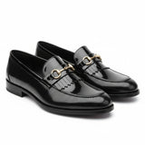 Mocassins masculinos pretos de verniz PU