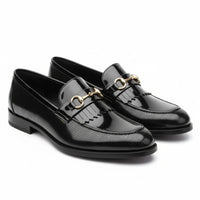 Mocassins masculinos pretos de verniz PU
