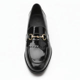 Mocassins masculinos pretos de verniz PU