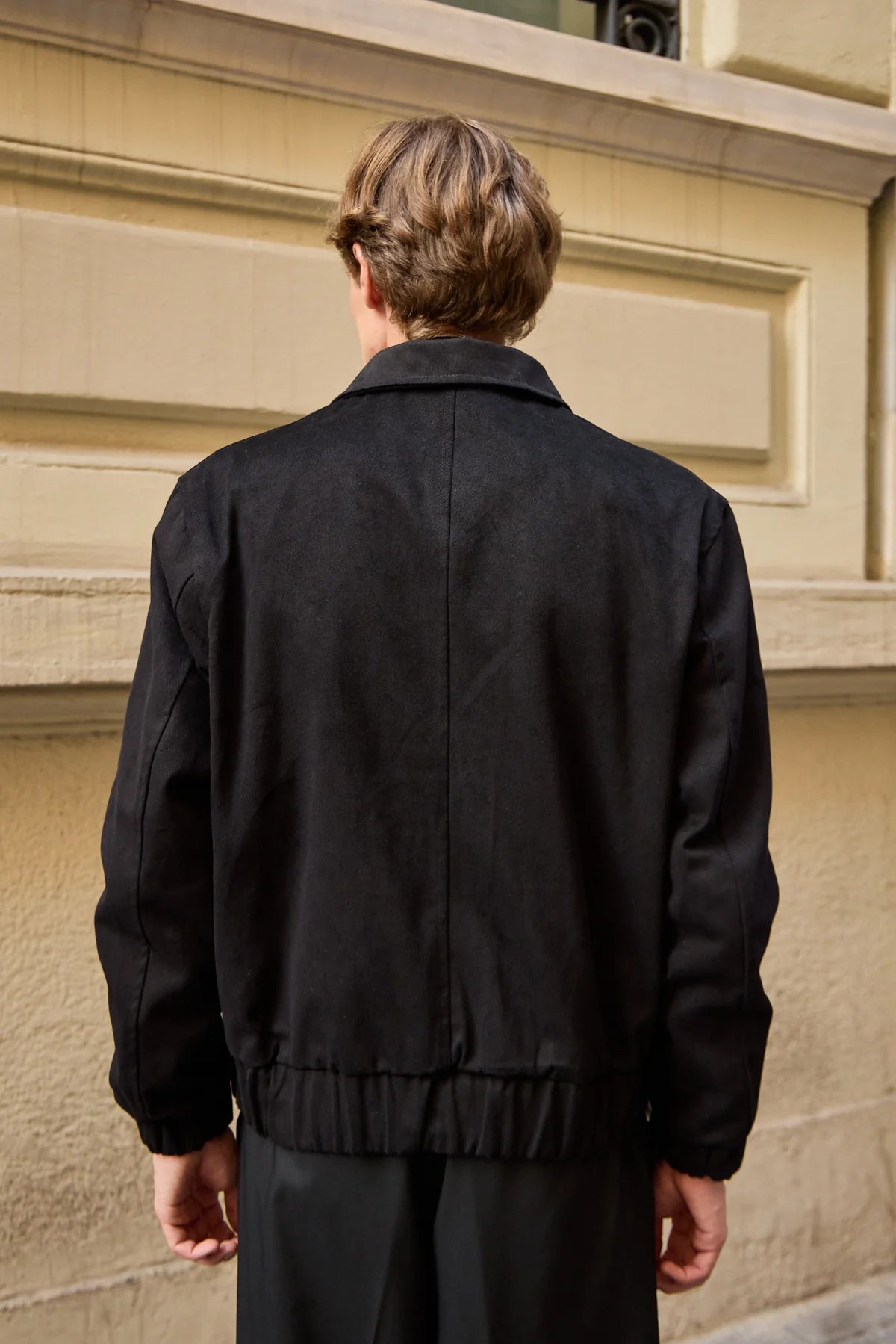 Jaqueta Bomber Masculina Preta Utilitária Leve Acolchoada com Zíper
