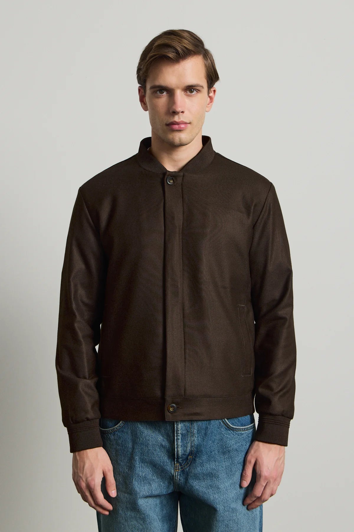 Jaqueta Bomber Masculina Marrom Minimalista e Elegante