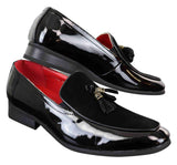 Mocassins masculinos em couro sintético envernizado e camurça