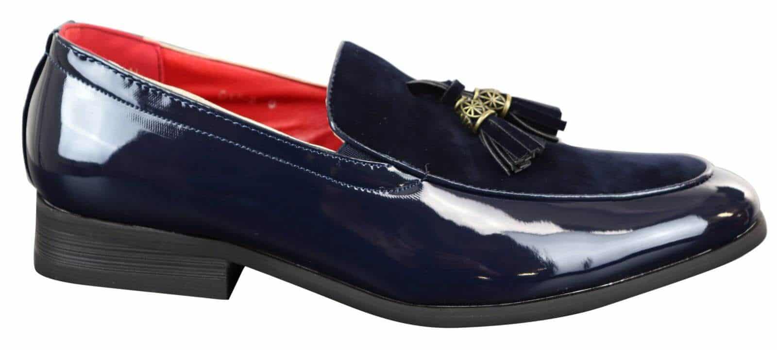 Mocassins masculinos em couro sintético envernizado e camurça