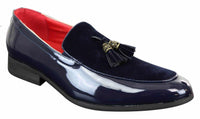 Mocassins masculinos em couro sintético envernizado e camurça