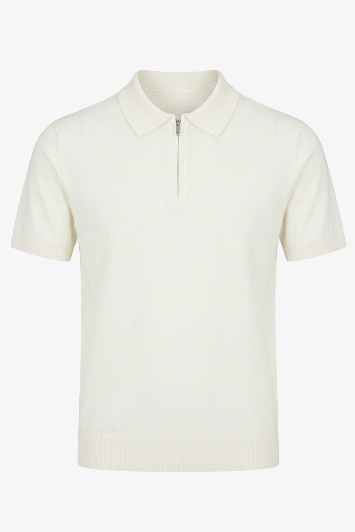 Camisa polo masculina Off White de malha com zíper no pescoço e manga curta em tecido macio.