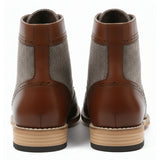 Botas de cano curto estilo brogue com bico de asa para homem