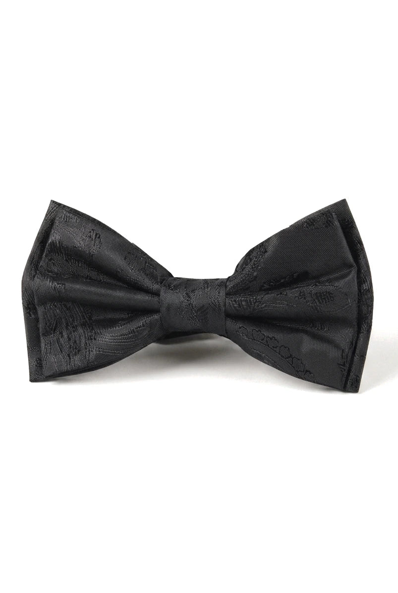 Conjunto de presente masculino com gravata borboleta preta, lenço de bolso e abotoaduras.