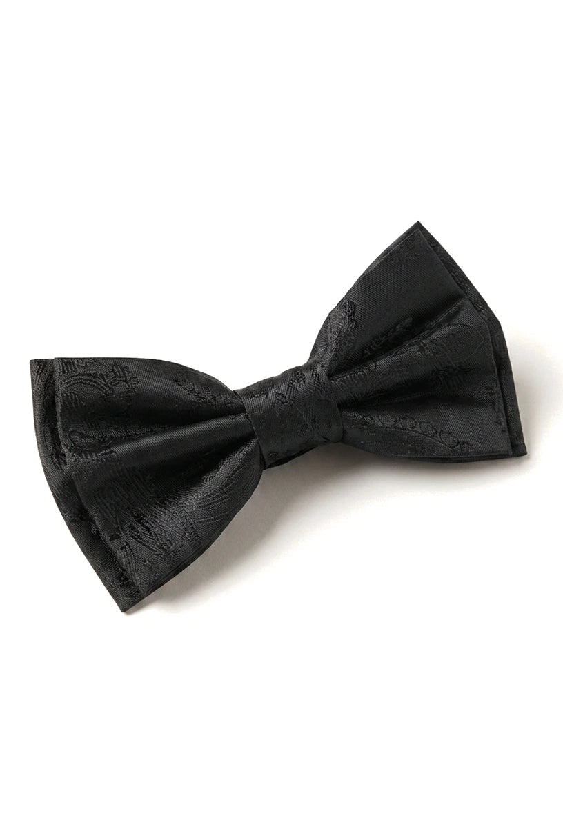 Conjunto de presente masculino com gravata borboleta preta, lenço de bolso e abotoaduras.