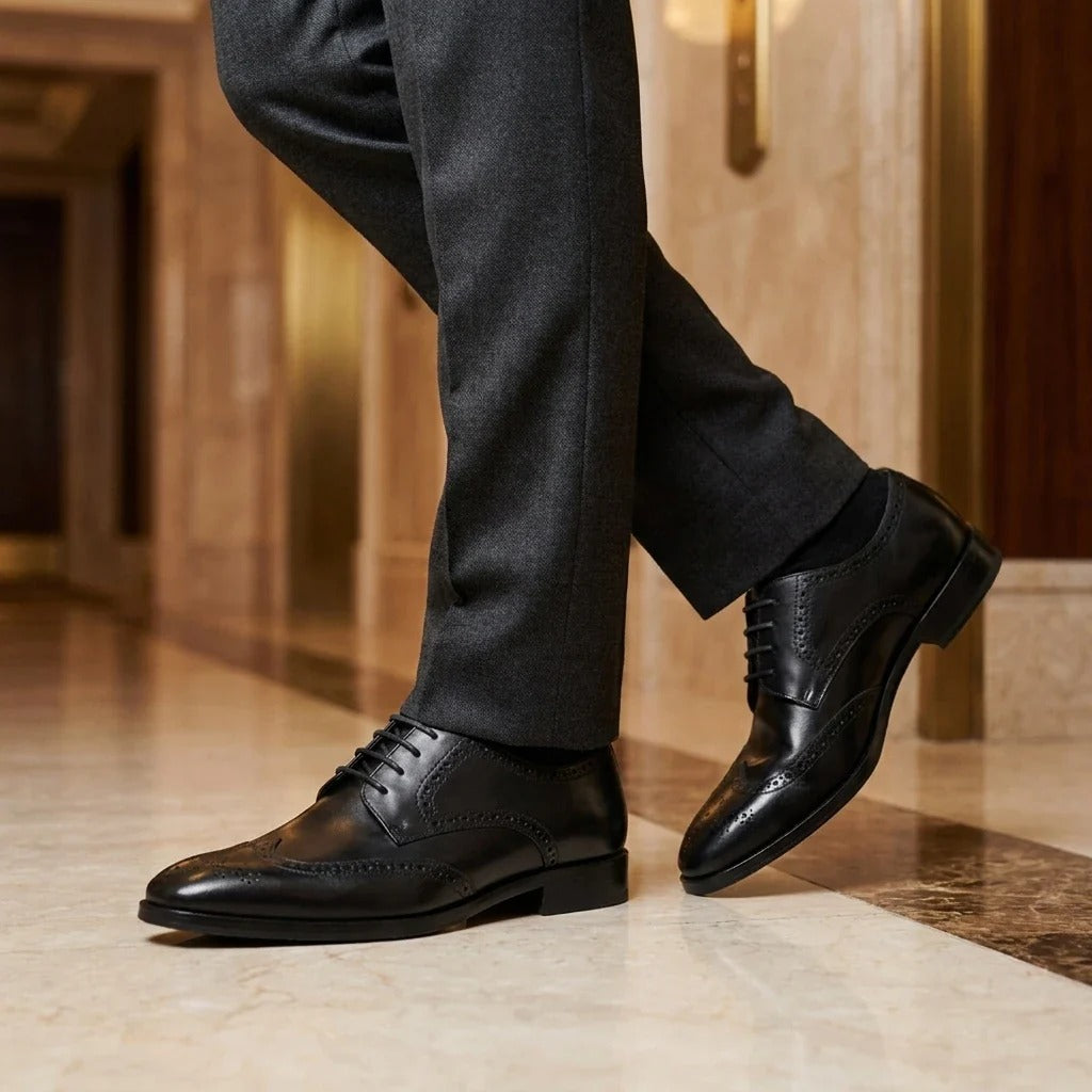 Sapatos Brogue Clássicos Masculinos de Couro Preto com Cadarço
