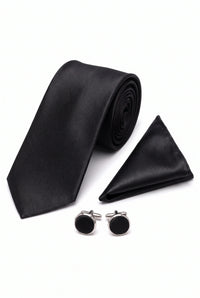 Conjunto masculino de gravata preta com lenço de bolso e abotoaduras.