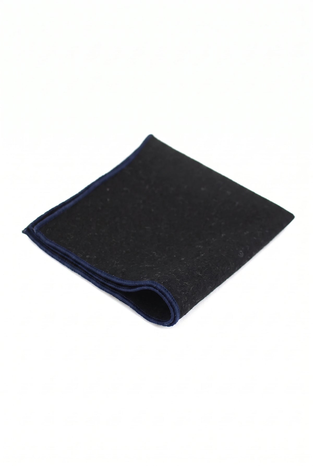 Lenço de bolso masculino em tweed preto com mistura de lã.