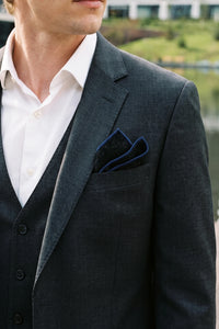 Lenço de bolso masculino em tweed preto com mistura de lã.