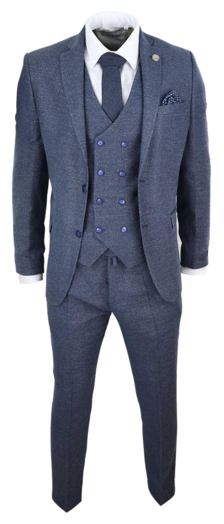 Terno masculino azul de 3 peças com colete de abotoamento duplo.