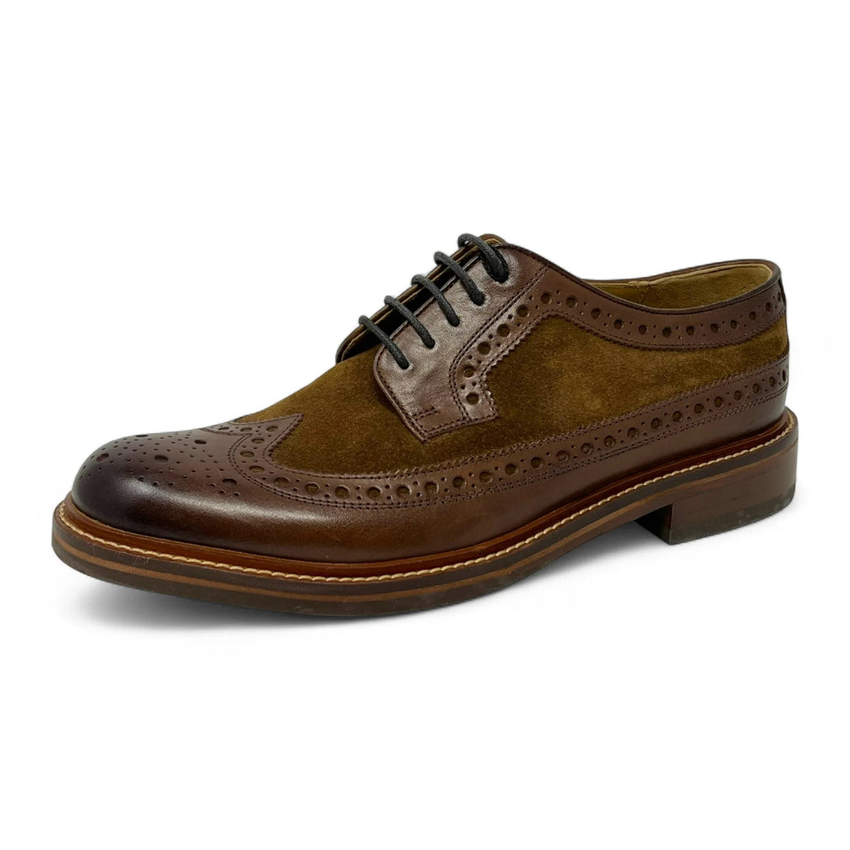 Sapatos Brogue Masculinos em Camurça Marrom