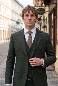 Gravata masculina de tweed marrom com estampa espinha de peixe