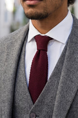Gravata masculina de malha bordô