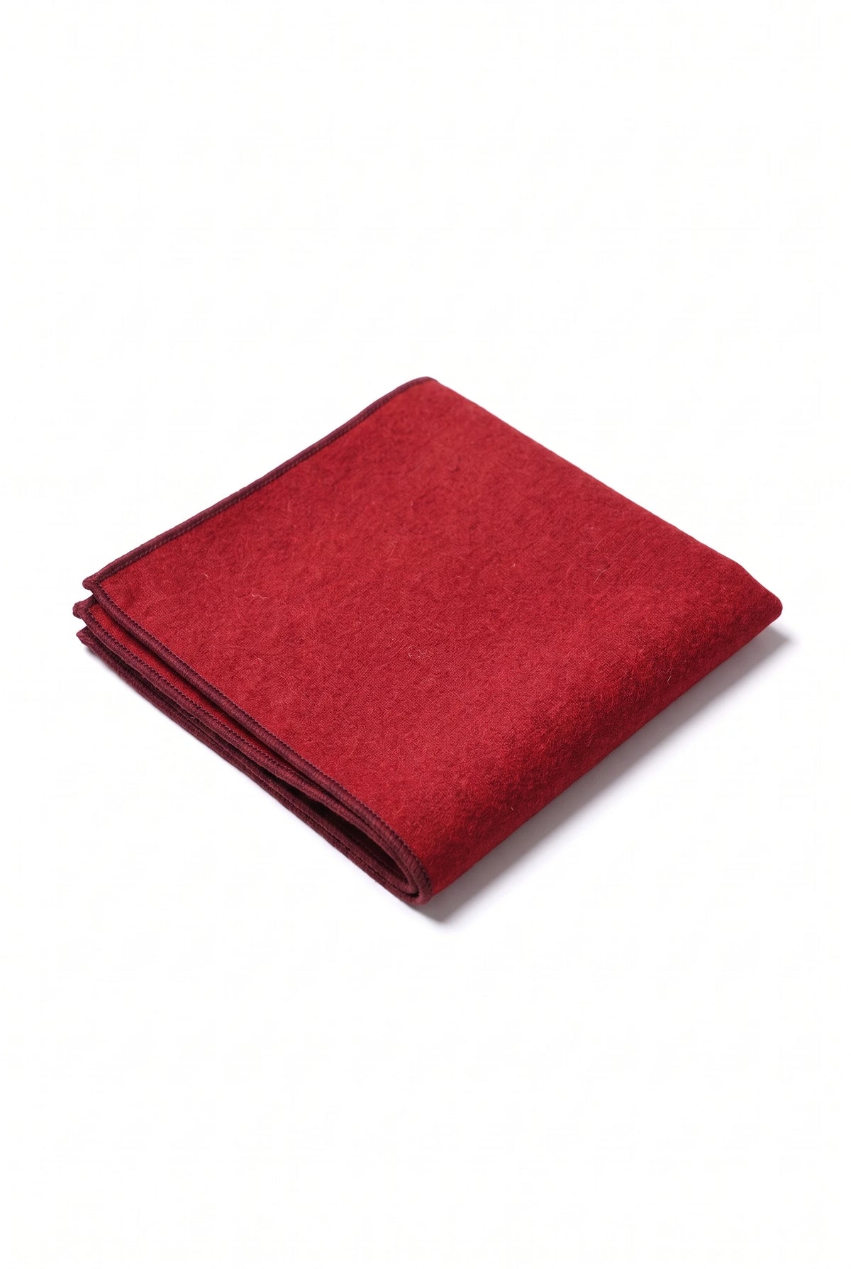Lenço de bolso masculino em tweed de lã na cor bordô.