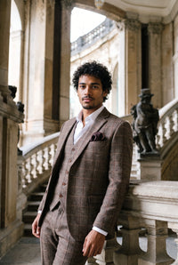 Lenço de bolso masculino em tweed de lã na cor bordô.