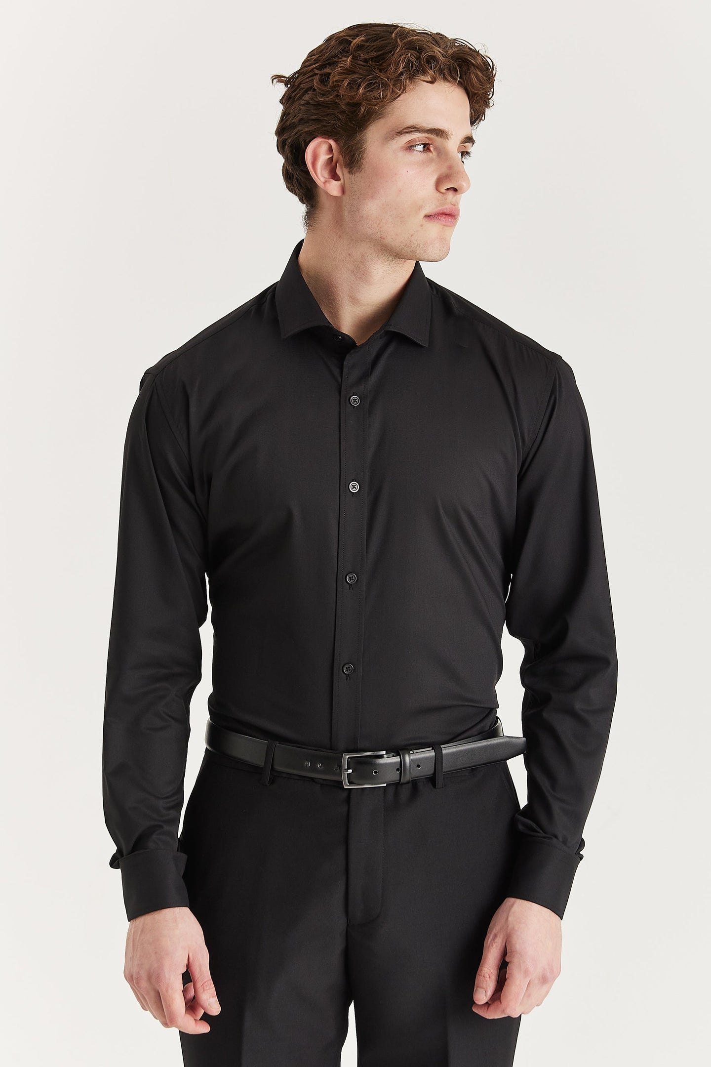 Camisa social masculina clássica com punho duplo e colarinho cutaway - Preta