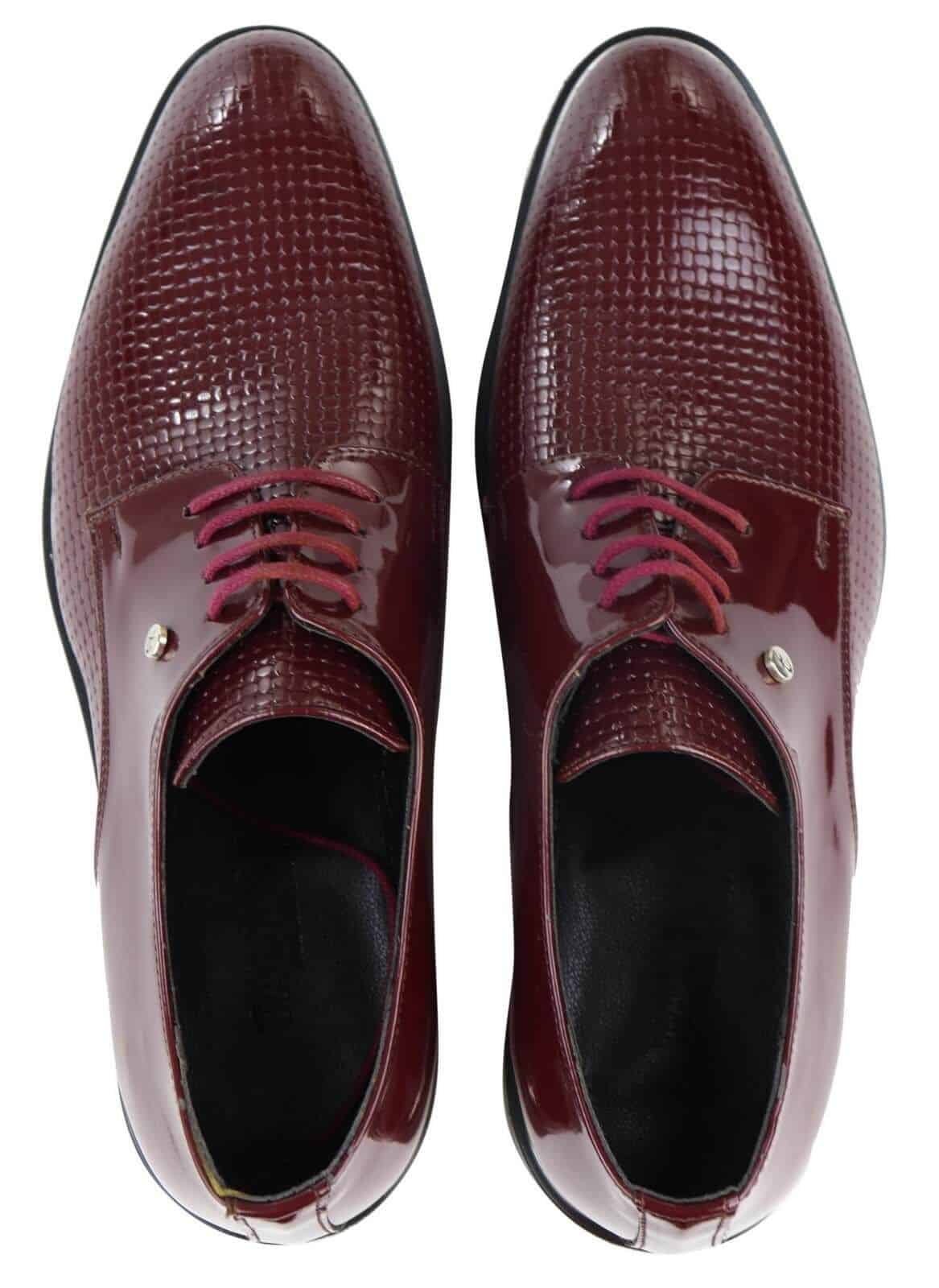 Sapatos masculinos clássicos com cadarço