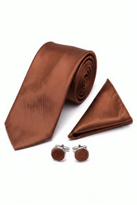 Conjunto masculino de gravata cor cobre com lenço de bolso e abotoaduras.