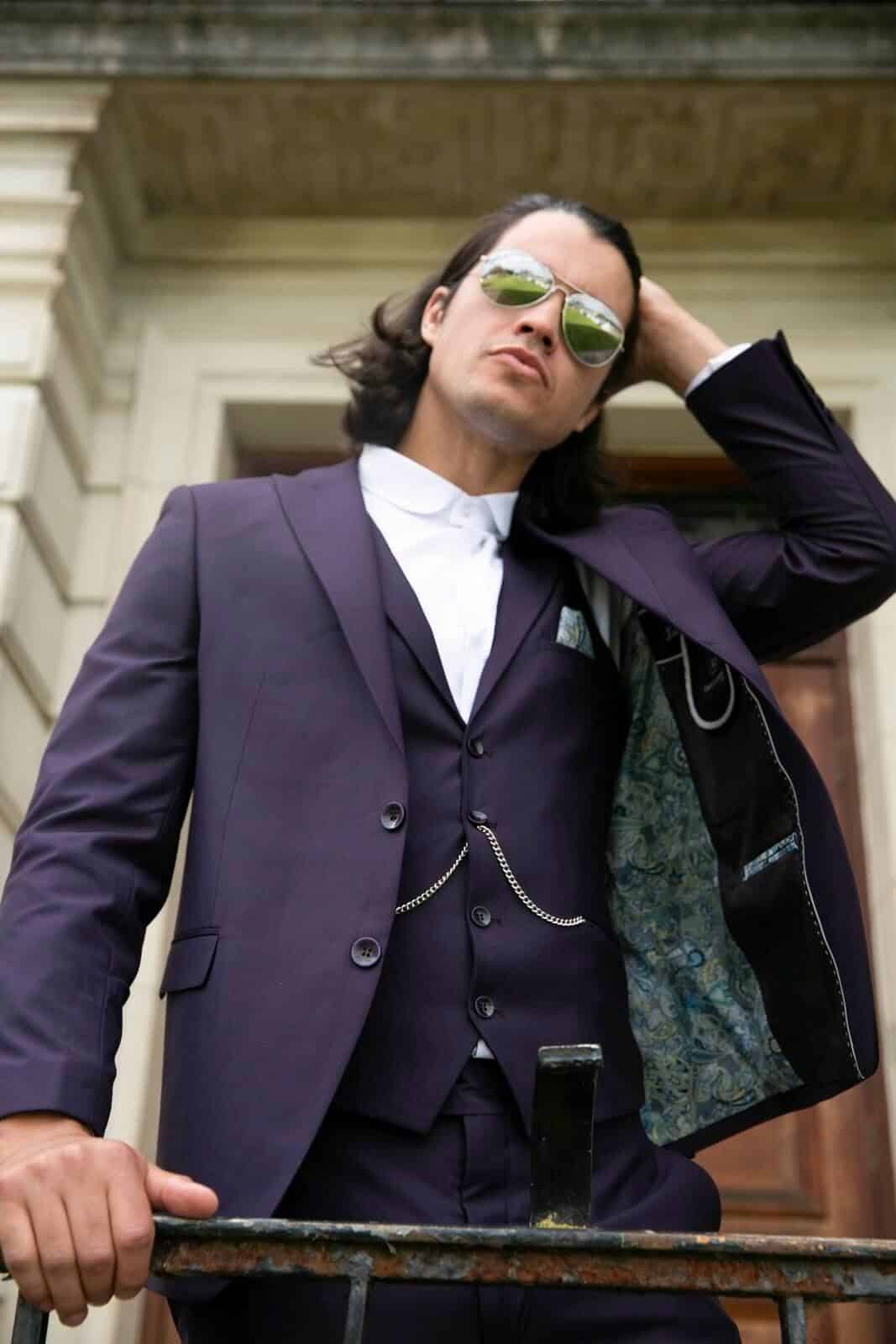 Terno masculino de 3 peças na cor roxa escura