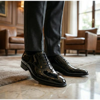 Sapatos Oxford masculinos formais em couro PU envernizado