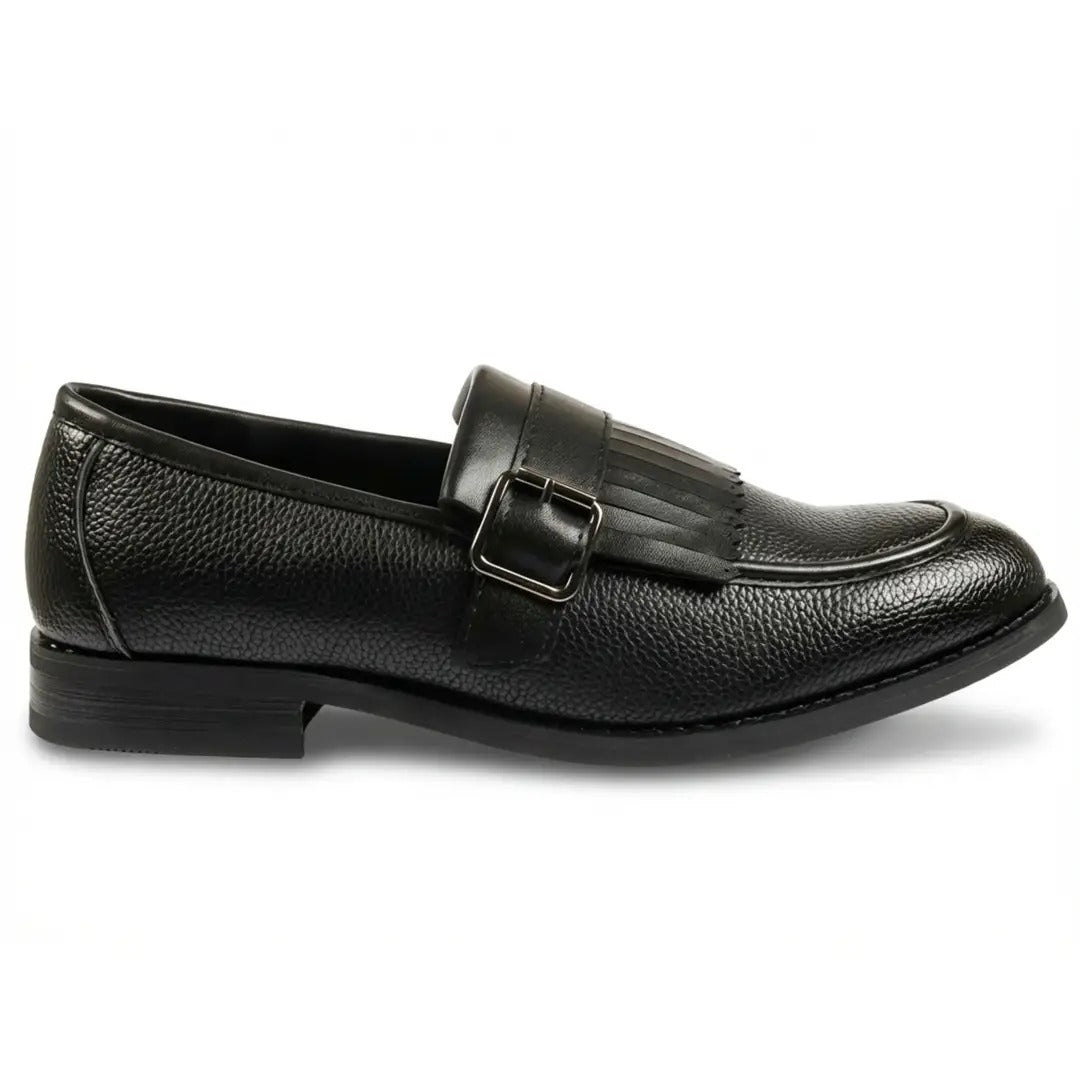Mocassins masculinos com franjas e fivela estilo monge