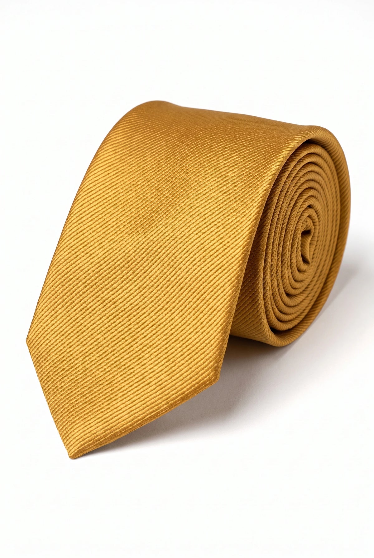Gravata masculina dourada slim de cor sólida